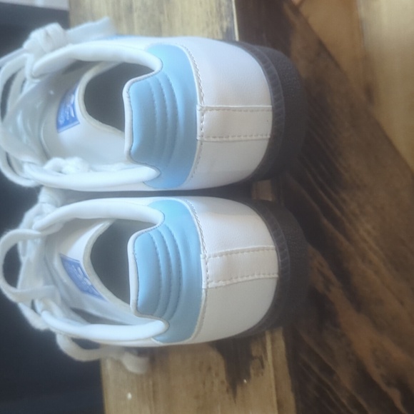 Sambas - Picture 3 of 4